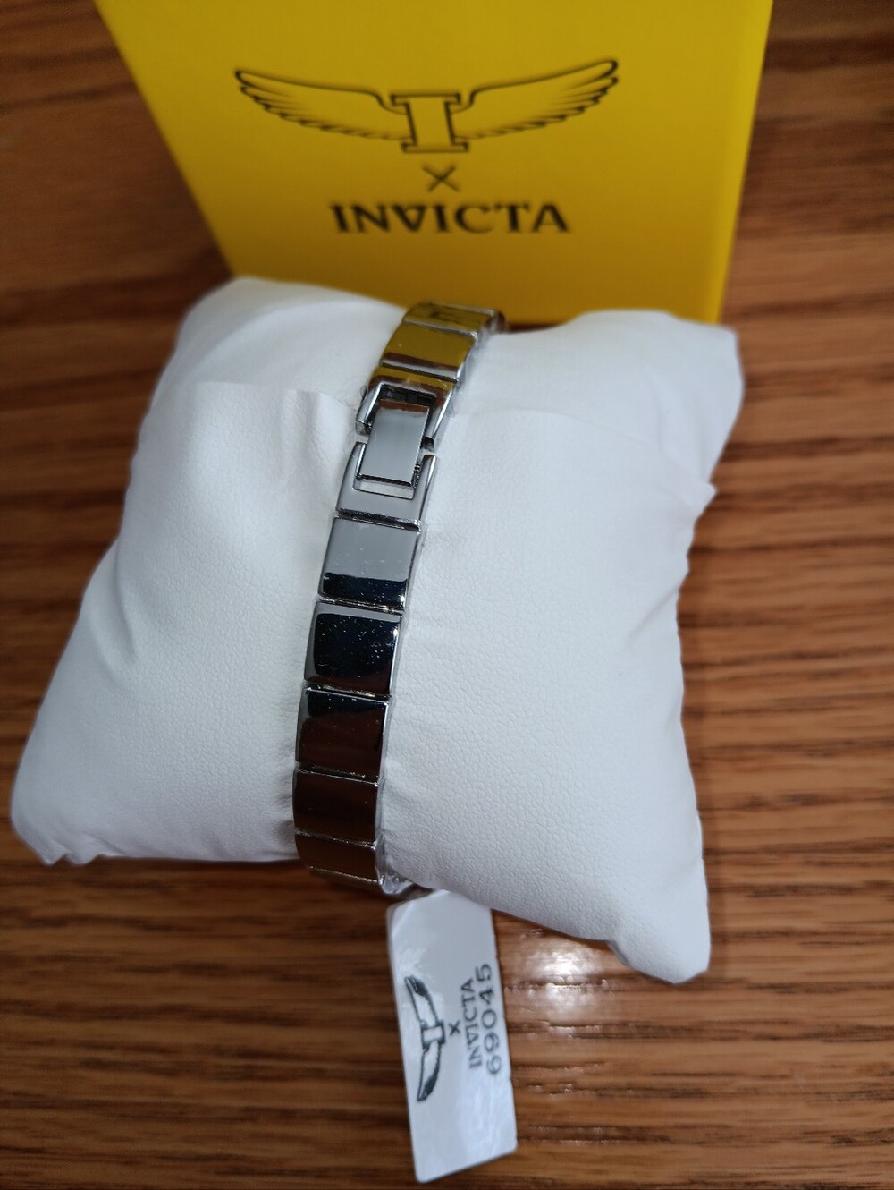 Invicta Women’s Gold Dial Stainless Steel Bracelet Watch. New In Original Box. - Picture 2 of 6